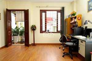 hính chủ bán nhà 5tầng đẹp 2 mặt tiền hiếm dương quảng hàm không ngập lụt ô tô đỗ cửa