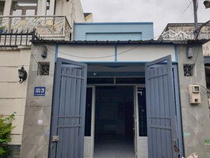 nhà hẻm xe hơi thông, gần ngã 5 chợ đầu mối hóc môn thuộc xã xuân thới thượng (cũ), hóc môn