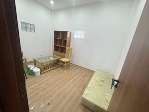 nhà đẹp hoàng mai- 5 tầng kiên cố- ngõ thoáng chỉ với giá 6.x tỷ.