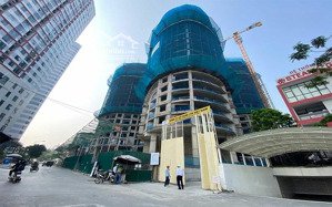 chính chủ cần nhượng lại căn 2n2vs tại the queen 360 giải phóng