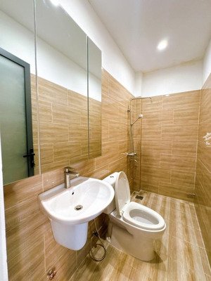 bán nhà q1 - nhà đẹp mới cóng 4 tầng - oto đỗ cửa cách mt 10m - sát bến thành - 12.5 tỷ!