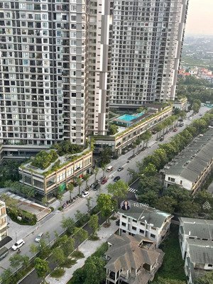 bán shophouse chân đế siêu hot- sẵn dòng tiền- mặt đường chính đi lại.