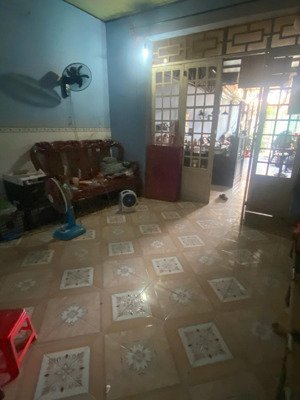 bán nhà gần nhà thờ bình an ql1k, dt 123m2 ngang 4,5m, giá 4,95 tỷ còn thương lượng lh 