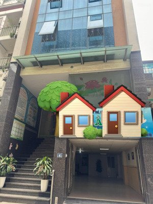 cho thuê nhà riêng hoàng quốc việt , gần viện e . dt 100m2 , 3 tầng . 30tr/1 tháng.