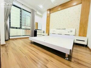 Hiếm phố Trần Hữu Tước 42m2, 5 tầng thiết kế đẹp, mặt tiền 5.2m gần Hồ Đắc Di