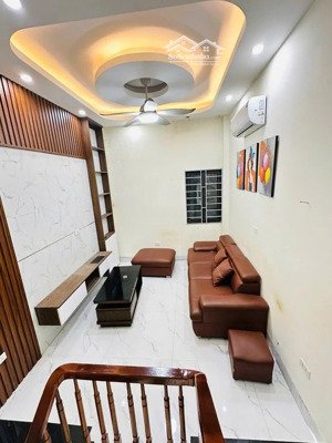 bán nhà cuối đường bà triệu, gần trường thpt lê lợi, ô tô 4 chỗ ra vào thoải mái, kinh doanh nhỏ.