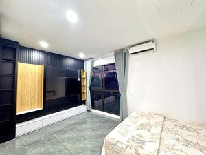 võ chí công, tây hồ. dt 33m² x 5 tầng, mt 5m, giá 7,95 tỷ. ngõ nông gần phố.