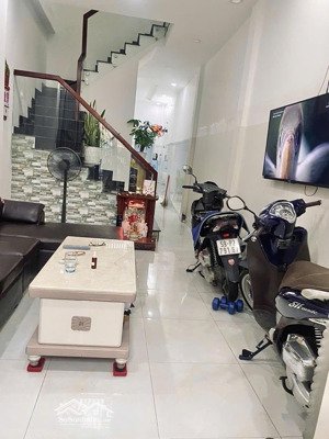 nhà ngay nhà ga t3 hxh 2 tầng 2 pn 2 wc btct tặng nội thất giá 4,85 tỷ