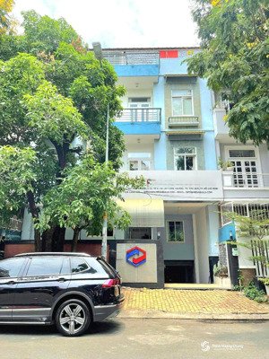 tòa nhà vp hầm 4 tầng, gần song hành xlhn ga metro, đường kd nhà đẹp vị trí đẹp hđt 105tr/ tháng