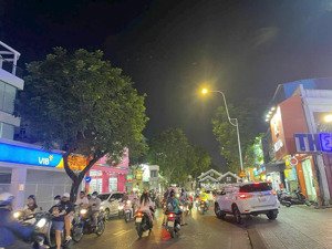 siêu vị trí mt đường trần quang khải, tđ, q1. dt: 4,5x17m, 5 tầng. hđt 65 tr/th. bán 32 tỷ