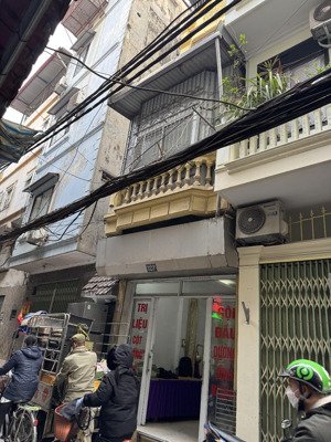 nhà mặt ngõ quỳnh, ngõ thông, oto qua nhà, diện tích 30m2, hiện trạng nhà cũ 4 tầng.