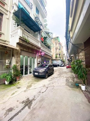 phân lô hoàng quốc việt - cầu giấy, 6 tầng thang máy, gara ô tô vào nhà, kinh doanh, full nội thất