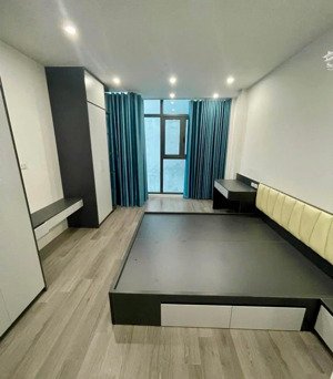 nhà đẹp tặng hết nội thất về ở ngay ,oto đỗ cổng xem là mê luôn