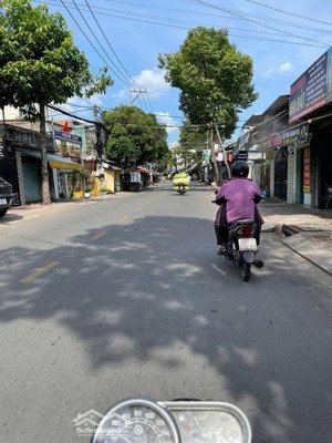 bán nhà 5mx38m mặt tiền huỳnh thị hai, quận 12. gần chợ, uỷ ban phường. 1 trệt 2 lầu. giá: 12 tỷ