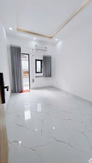 bán nhà hẻm 49 khánh hội 3m, q4, cách mặt tiền vài bước chân, giá 4,75 tỷ