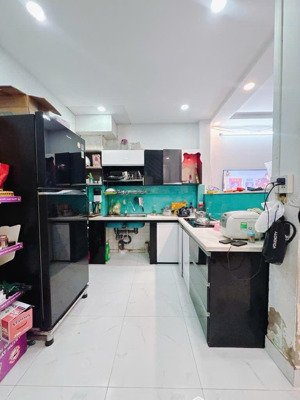 cần bán nhà nguyễn khoái q.4, diện tích 31.8m2, giá 4.75 tỷ