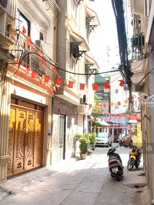 siêu ccmn đống đa- ngõ thông, ô tô- doanh thu 2 tỷ/năm.