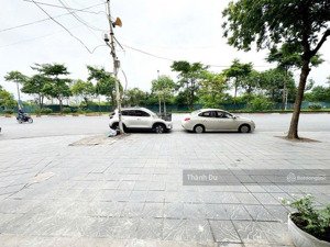 cho thuê nhà nguyên căn mặt phố cổ linh gần aeon mall 85m2 thang máy, hầm để xe văn phòng công ty