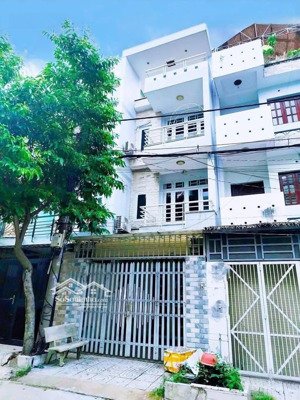 cô tú đi mỹ bán lại nhà nguyễn cừ-thảo điền-q2, gần chợ thảo điền. 3tỷ860/76,5m2 đang cho thuê 23tr