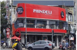 hiếm! bán nhà mặt tiền q10 ngang 10m8 x dài 19m -5 lầu - hđt 180tr giá 70 tỷ vạn hạnh mall 100m