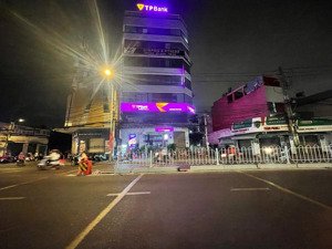 bán gấp tòa nhà góc 2 mt lê văn quới- p.bhh- q.bình tân- 13x25m- hầm 8 tầng- hđt 370 tr- giá 93 tỷ