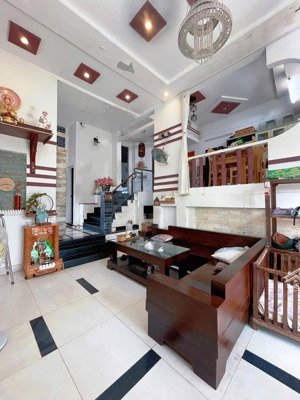 bán nhà riêng tại hẻm 243 lê đại hành,3 tỷ350, 225 m2, 3pn, 3wc, hot!