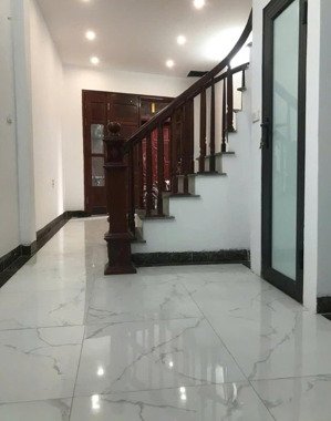 nhà mới sơn đồng 44m² 4t, mt 4m, ngõ nông ô tô sát cửa, gần đl thăng long vđ4, giá 3.95 tỷ