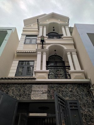 5.8tỷ 3tầng đã hoàn công-50m mặt tiền-15'' metro, vin, nút giao gò công-cầu long hưng nối sân bay lt