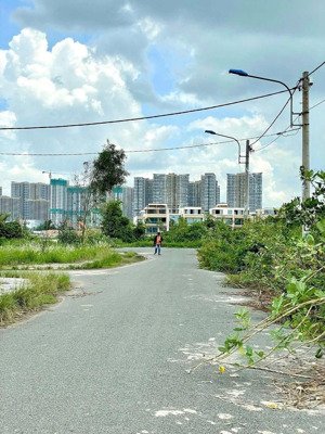 bán đất ngay cầu long đại, đối diện vinhomes grand park, giá 3,5 tỷ, 52m2, trục chính