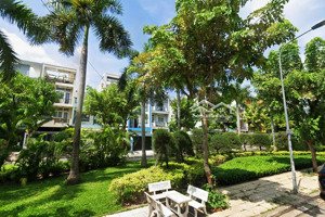 nhà 4 tầng đối diện công viên ra sân bay 15 phút sát đh văn lang đặng thùy trâm làm việc chính chủ