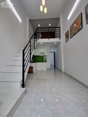 Bán nhà 33m2 SHR-HC, HXH vào ở ngay Phan Văn Hùm, Trung Mỹ Tây, 3.35tỷ