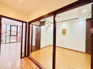 sàn văn phòng đẹp keng mặt phố nguyên hồng - đống đa 85m giá rẻ có 102 chỉ 14triệu