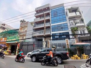 bán tòa nhà đa năng 8x44m hầm 6 tầng. đường lê quang định bình thạnh. bán 75 tỷ có hđt ổn định