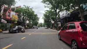 chính chủ cần bán gấp cho con đi du học mặt tiền kinh doanh khúc hạo 100m2 chỉ 10.7 tỷ