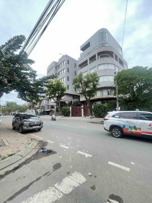 khuôn đất đẹp (10x38) siêu hiếm mặt tiền ngay nguyễn văn hưởng p. thảo điền, ctxd hầm 7 tầng