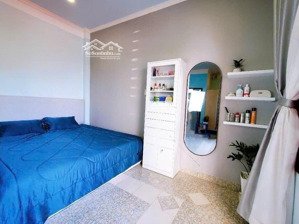 bán nhà hẻm lê thánh tôn sát vincom . dt 105m2. chỉ 17tỷ