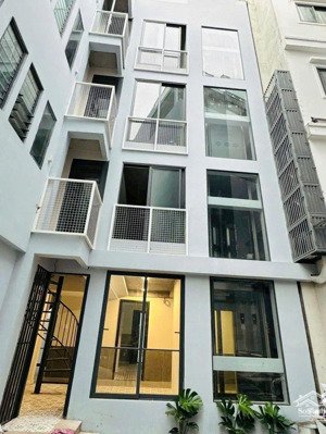 89 về 70 tỷ. mt 10m nguyễn gia trí. 10x25m. hđt: 215tr