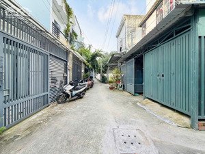 chính chủ bán gấp nhà 5.5 x 11m,3 tầng, hẻm ô tô thông, đường quang trung, p.08, gv, gía chỉ 7.2 tỷ