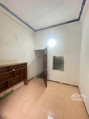 cho thuê nhà ngõ 13 lĩnh nam, 32m x 4 tầng, giá 8,5 triêu/ th, 3 ngủ, full nội thất