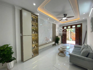 nhà mới - full nội thất - lô góc - 2 thoáng trước sau.