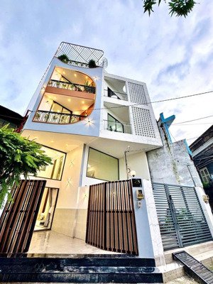 mặt tiền ngay sát phạm văn đồng , p1 , gò vấp : 60m2 ( 4 x 15) -5 tầng - 9,15 tỷ có bớt