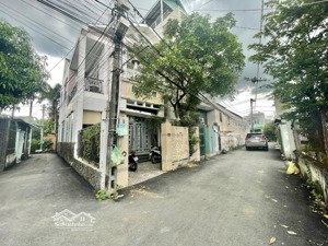 bán gấp nhà góc 2mt gần bờ kè bửu long