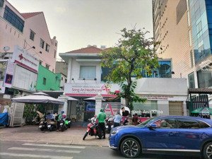 siêu vị trí, chủ bán nhà góc 2 mặt tiền đường nguyễn đình chiểu p4 quận 3. dt: 15,3x21m2 giá 220 tỷ