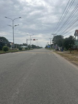 đường nguyễn văn linh p.chơn thành giá đầu tư