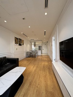 cho thuê hoặc bán căn hộ hado centrosa garden , q10 , hcm , đã có sổ hồng . lh : 