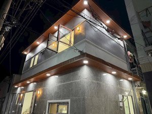 bán nhà 2 tầng mới đẹp vào ở luôn.lh 