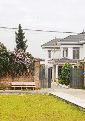 chỉ 2.5 tỷ có ngay lô đất vàng phú cát-hoà lạc, sát ql21, cách hoa thị 2km, bỏ lỡ mất cả trăm triệu