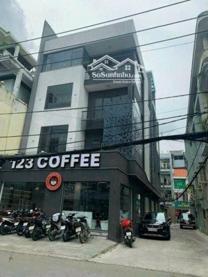 tòa nhà nằm tại khu sầm uất 81 -83 đường d5 quận bình thạnh
