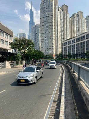 giảm 10 tỷ tòa nhà ngô gia tự q10 diện tích:8x17m kc: 6 tầng giá: 38 tỷ