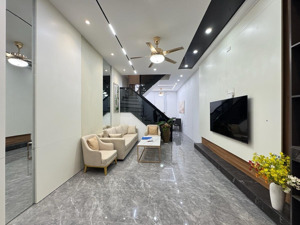 lô góc đẹp phố trường chinh - ô tô 4 chỗ ngủ - kinh doanh, ngõ thông, gần phố dt50m2 x 4 tầng.